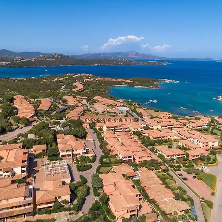 Apartment The Perfectly Positioned Baia De Bahas 2 Bedroom Sleeps 6 - No0901 *