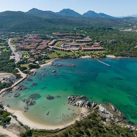 Apartment The Perfectly Positioned Baia De Bahas 2 Bedroom Sleeps 6 - No0901 *