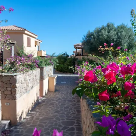 The Perfectly Positioned Baia De Bahas 2 Bedroom Sleeps 6 - No0901 Marinella (Sardinia)