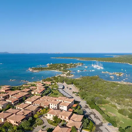 The Perfectly Positioned Baia De Bahas 2 Bedroom Sleeps 6 - No0901 Apartment *