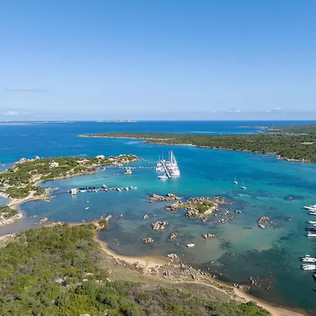 The Perfectly Positioned Baia De Bahas 2 Bedroom Sleeps 6 - No0901 * Marinella (Sardinia)