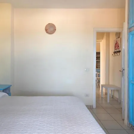 The Perfectly Positioned Baia De Bahas 2 Bedroom Sleeps 6 - No0901 Apartment Marinella (Sardinia)