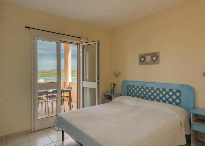 Fantastico Baia De Bahas Two Bedroom Sleeps Six Num0901 * Marinella (Sardinia)