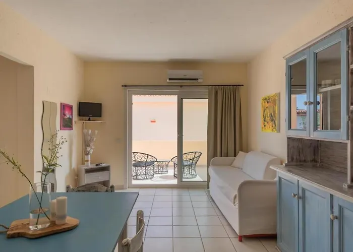 Fantastico Baia De Bahas Two Bedroom Sleeps Six Num0901 * Marinella (Sardinia)